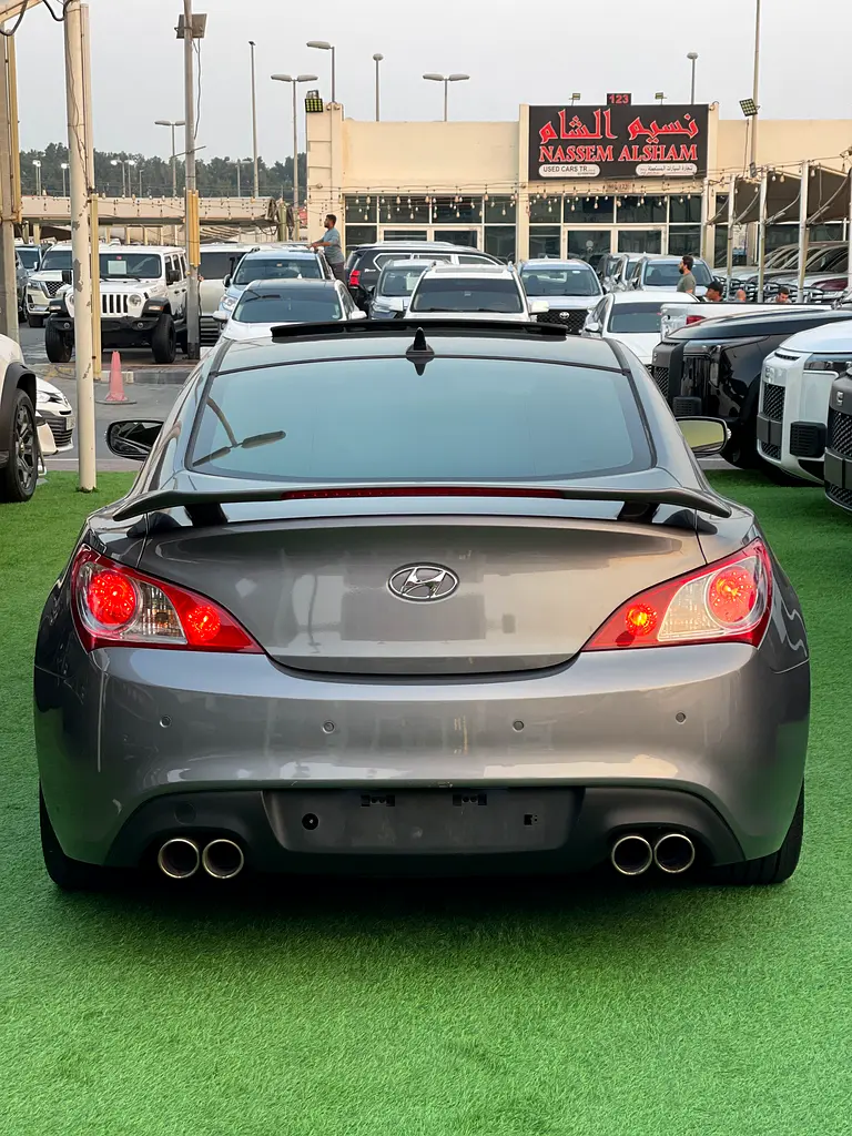 Hyundai Genesis 2010 GCC | Luxury Sedan | Low KM | Excellent Condition - Image 5