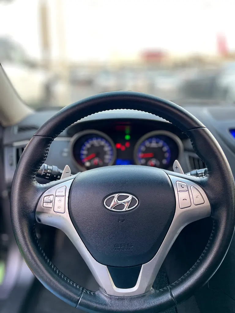 Hyundai Genesis 2010 GCC | Luxury Sedan | Low KM | Excellent Condition - Image 7