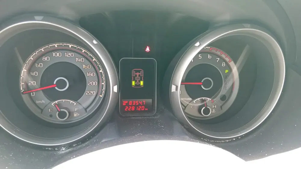 Mitsubishi Pajero V6 3.5 GLS 2014 GCC Specs Lady Driven - Image 18