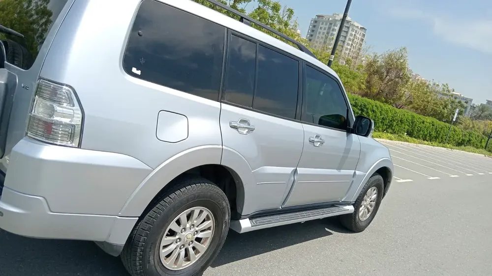 Mitsubishi Pajero V6 3.5 GLS 2014 GCC Specs Lady Driven - Image 8