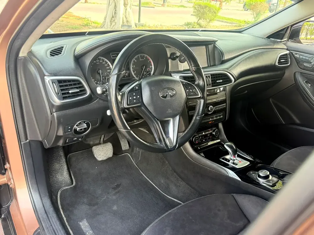 GCC 2019 INFINITI QX30 Luxury | 1.6L 4Cyl | Premium Compact Crossover - Image 8