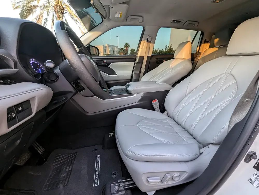 Toyota Highlander GXR 2020 - Hybrid - GCC Specs - Excellent Condition - Image 4