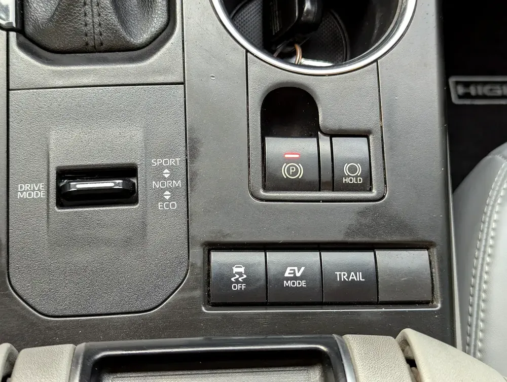 Toyota Highlander GXR 2020 - Hybrid - GCC Specs - Excellent Condition - Image 6