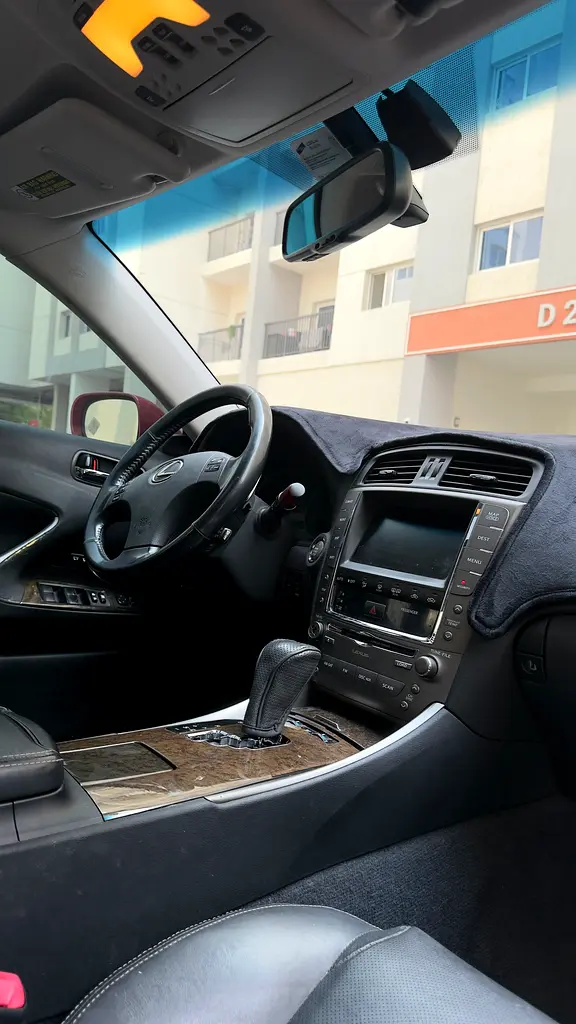 Lexus IS 250 2009 | V6 Engine | Sporty Sedan | Clean Interior - Image 8