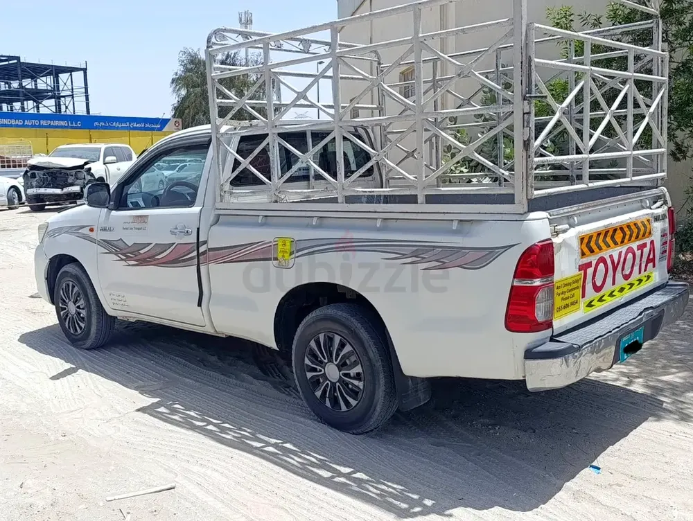 Toyota Hilux Single Cab Base 2014 | GCC Specs | Reliable Workhorse - Image 7