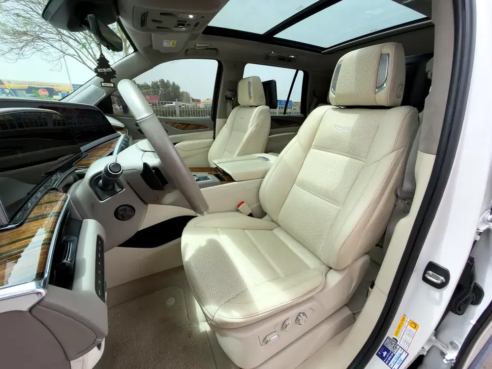 Cadillac Escalade Luxury 2023 GCC Specs - Image 10