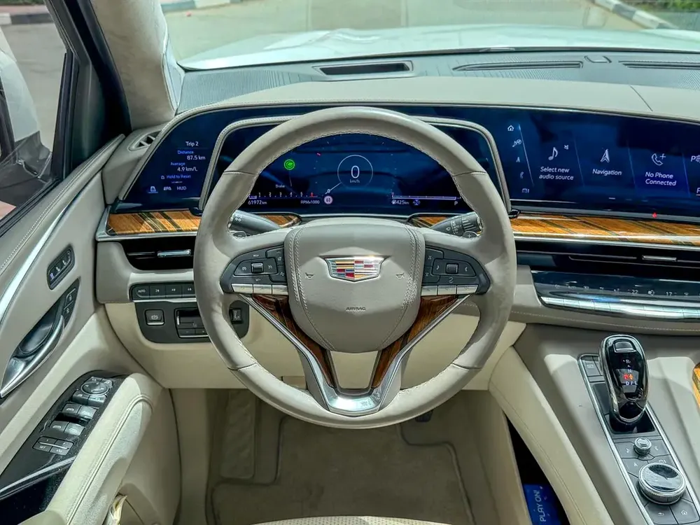 Cadillac Escalade Luxury 2023 GCC Specs - Image 12
