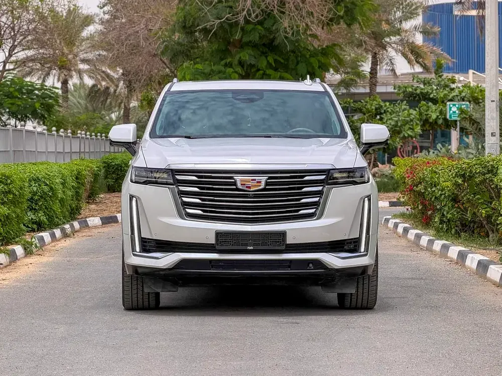 Cadillac Escalade Luxury 2023 GCC Specs - Image 5