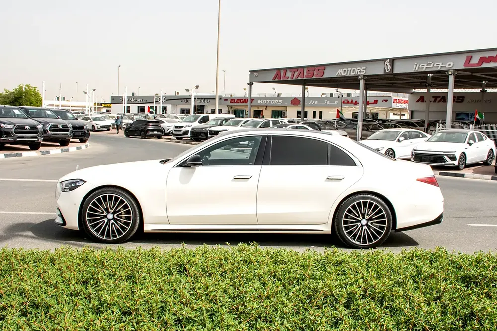 2021 - BENZ S500 4MATIC - LIKE NEW - ONLY 53,000 KM - Image 5