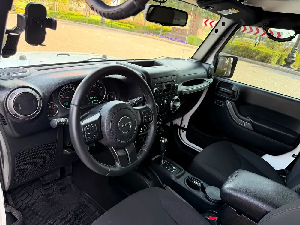 Jeep Wrangler JK Willys 2018, GCC, Well Maintained - Image 8