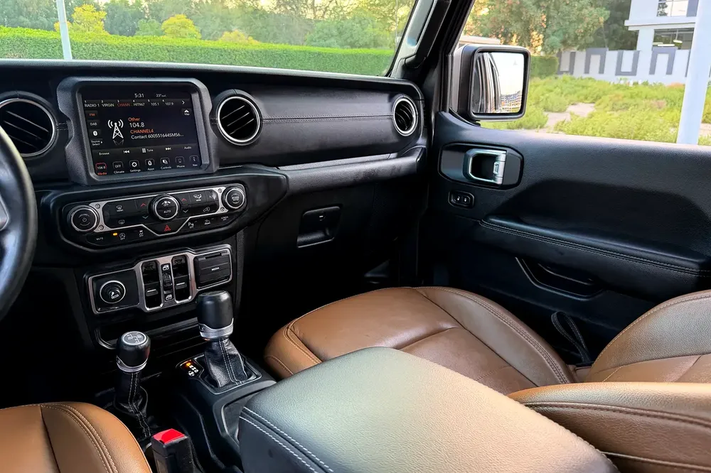 Al-Futtaim Service History / 2 Keys | Jeep Wrangler JL Sahara Unlimited 2021 GCC Specifications - Image 12