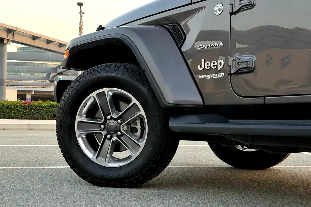 Al-Futtaim Service History / 2 Keys | Jeep Wrangler JL Sahara Unlimited 2021 GCC Specifications - Image 7