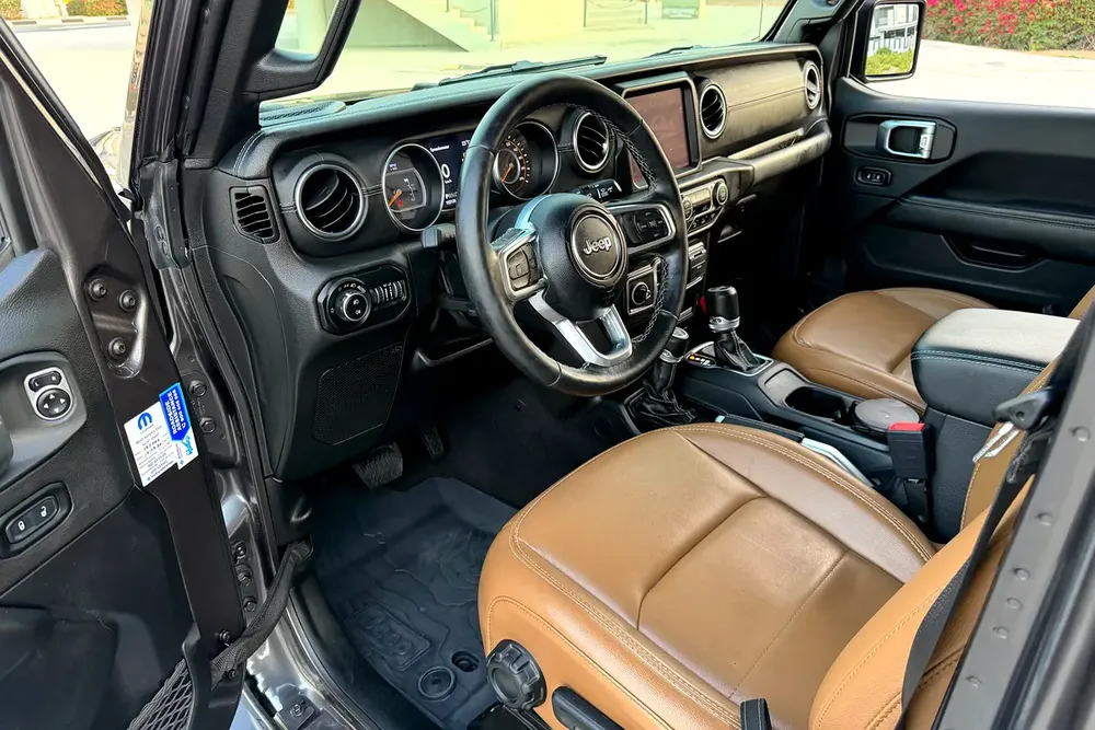Al-Futtaim Service History / 2 Keys | Jeep Wrangler JL Sahara Unlimited 2021 GCC Specifications - Image 9