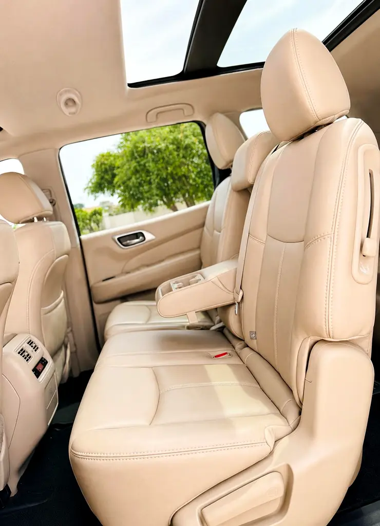 2018 NISSAN PATHFINDER SL GCC SPECS IN EXCELLENT CONDITION - Image 10