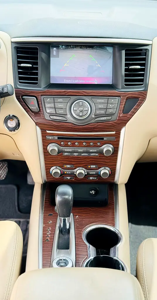 2018 NISSAN PATHFINDER SL GCC SPECS IN EXCELLENT CONDITION - Image 11