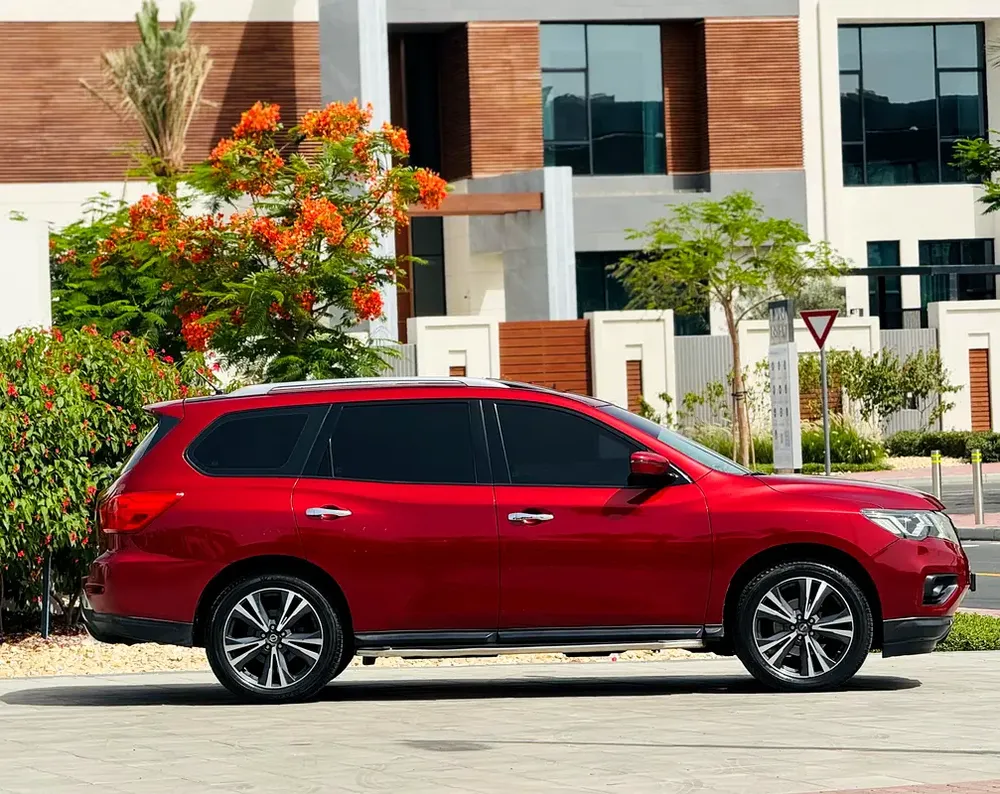 2018 NISSAN PATHFINDER SL GCC SPECS IN EXCELLENT CONDITION - Image 4