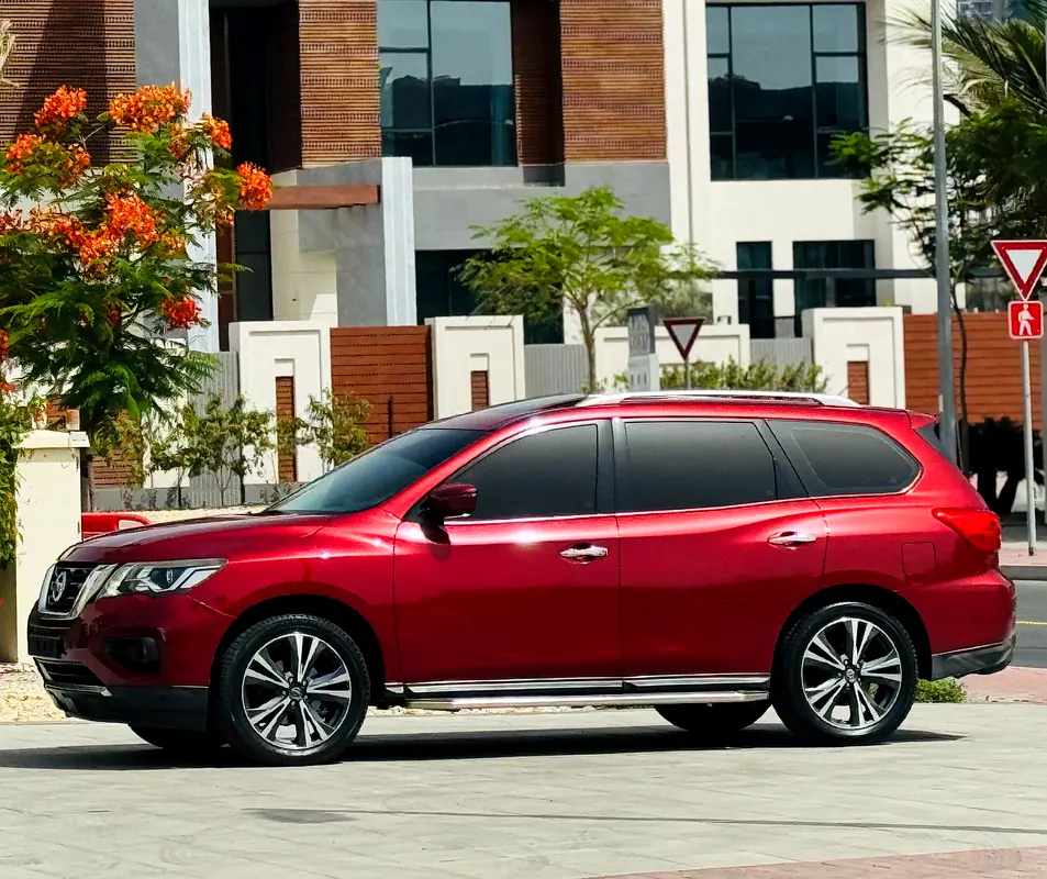 2018 NISSAN PATHFINDER SL GCC SPECS IN EXCELLENT CONDITION - Image 5