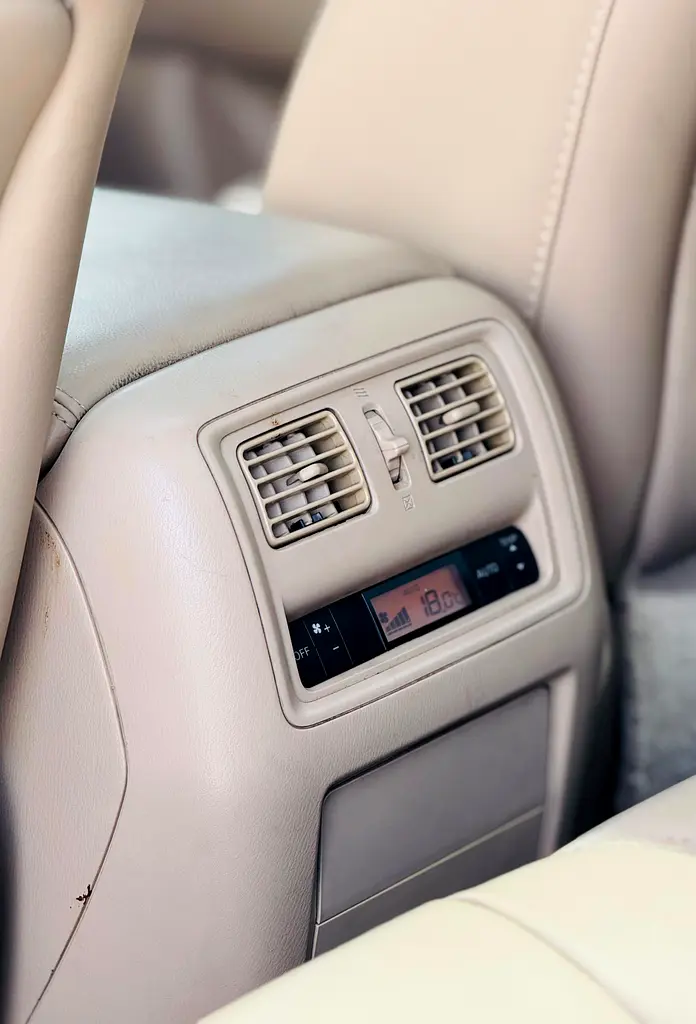 2018 NISSAN PATHFINDER SL GCC SPECS IN EXCELLENT CONDITION - Image 9