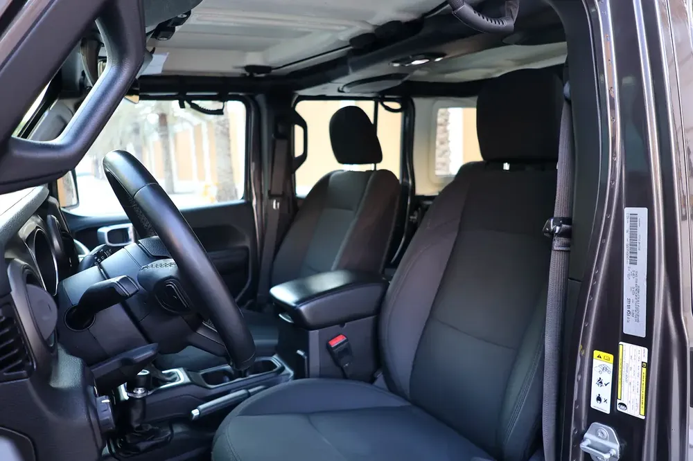 JEEP WRANGLER -unlimited sport 2018-129000KM-GCC SPECS-FULL SERVICE HISTORY-EXCELLENT CONDITION - Image 12