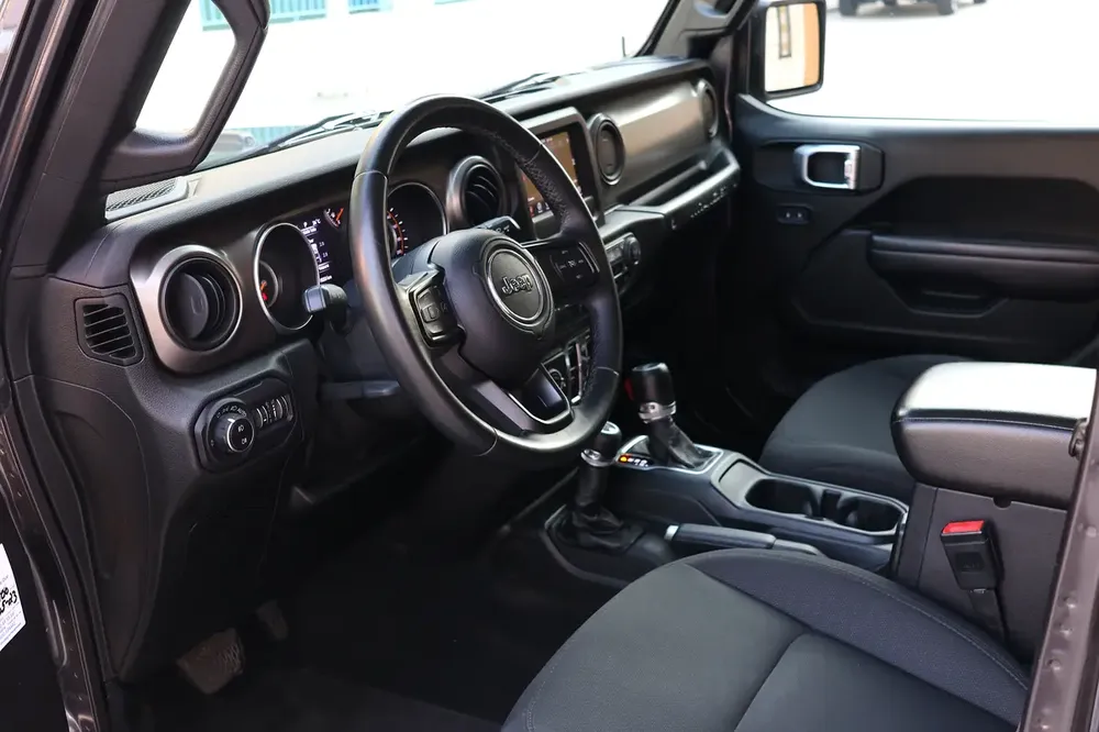 JEEP WRANGLER -unlimited sport 2018-129000KM-GCC SPECS-FULL SERVICE HISTORY-EXCELLENT CONDITION - Image 13