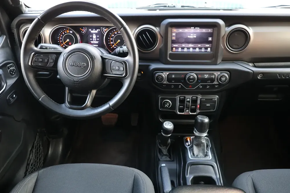 JEEP WRANGLER -unlimited sport 2018-129000KM-GCC SPECS-FULL SERVICE HISTORY-EXCELLENT CONDITION - Image 16