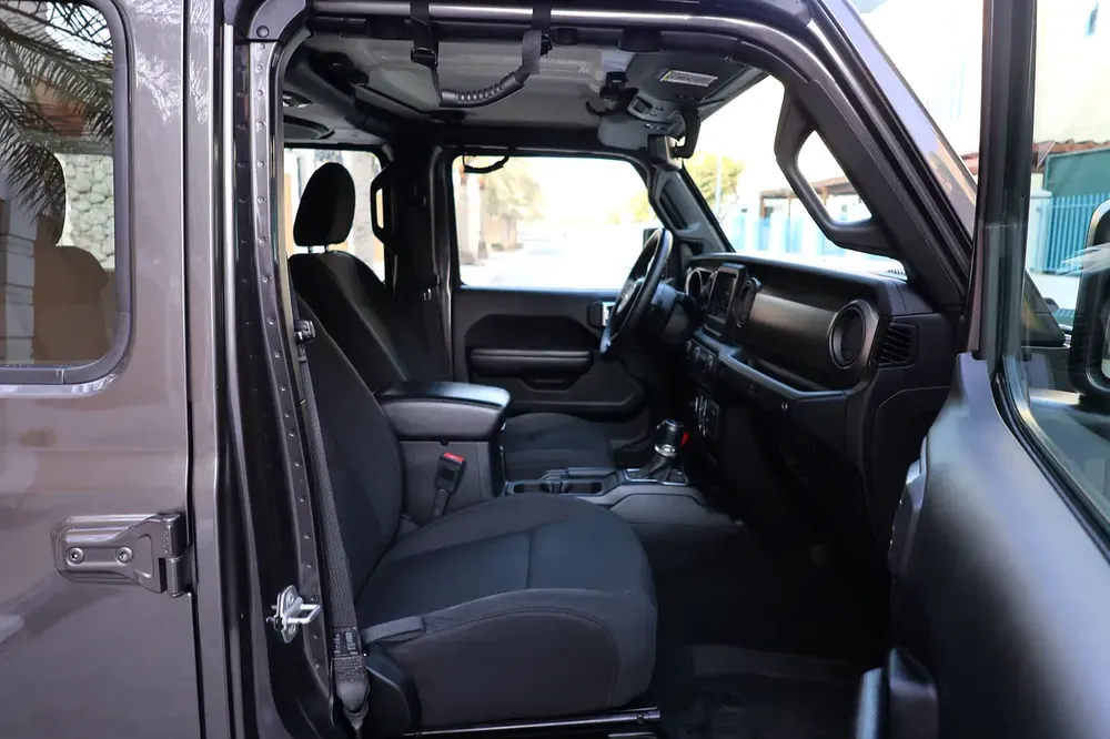 JEEP WRANGLER -unlimited sport 2018-129000KM-GCC SPECS-FULL SERVICE HISTORY-EXCELLENT CONDITION - Image 18