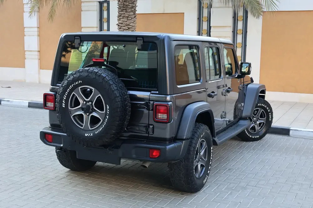 JEEP WRANGLER -unlimited sport 2018-129000KM-GCC SPECS-FULL SERVICE HISTORY-EXCELLENT CONDITION - Image 4