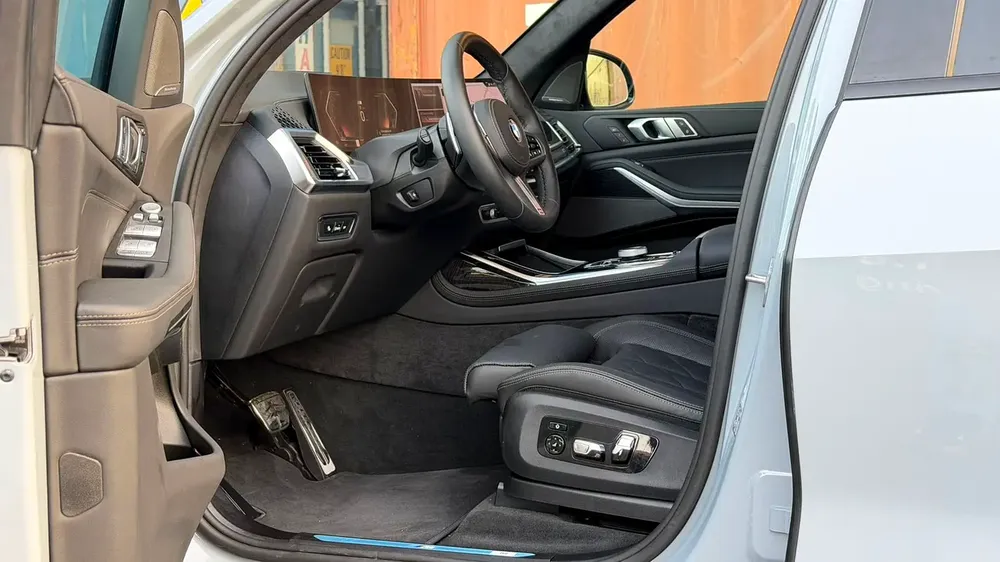 2025 BMW X7 xDrive 40i - Image 12