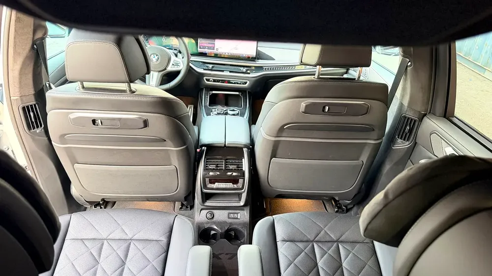 2025 BMW X7 xDrive 40i - Image 16