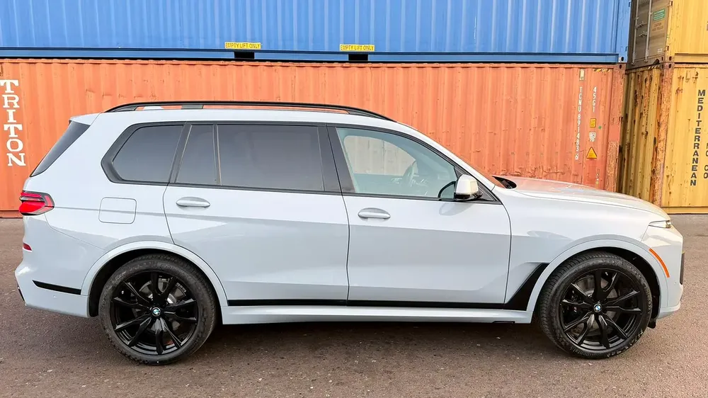 2025 BMW X7 xDrive 40i - Image 4