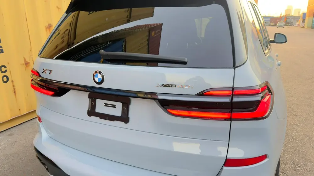 2025 BMW X7 xDrive 40i - Image 7