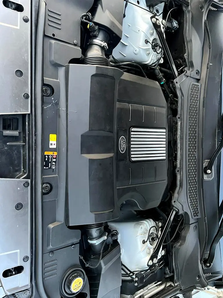 Range Rover Vogue SE 5.0 V8 2015 | GCC | Full Option | AED 83,000 - Image 11