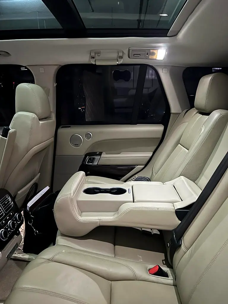 Range Rover Vogue SE 5.0 V8 2015 | GCC | Full Option | AED 83,000 - Image 14
