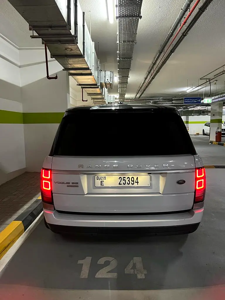 Range Rover Vogue SE 5.0 V8 2015 | GCC | Full Option | AED 83,000 - Image 15