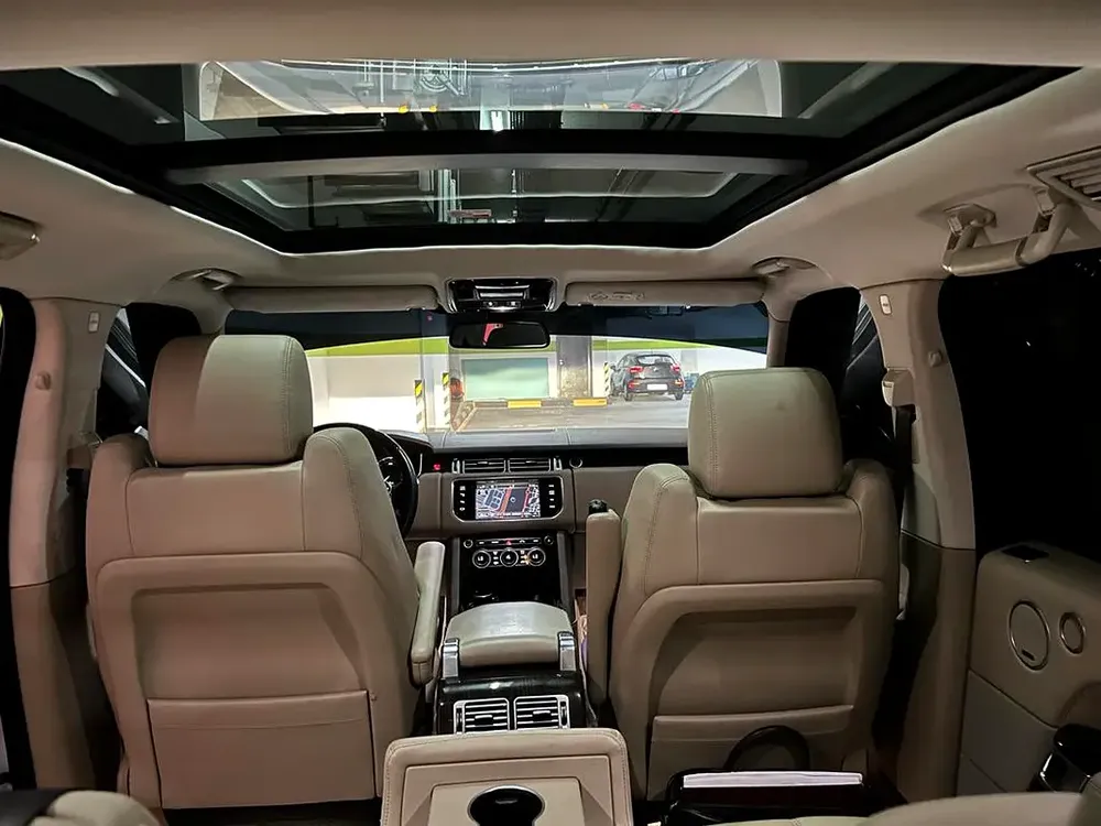 Range Rover Vogue SE 5.0 V8 2015 | GCC | Full Option | AED 83,000 - Image 8
