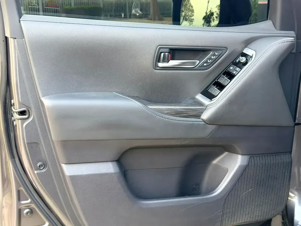 2023 Toyota Land Cruiser GR Sport - GCC Specs - Image 11
