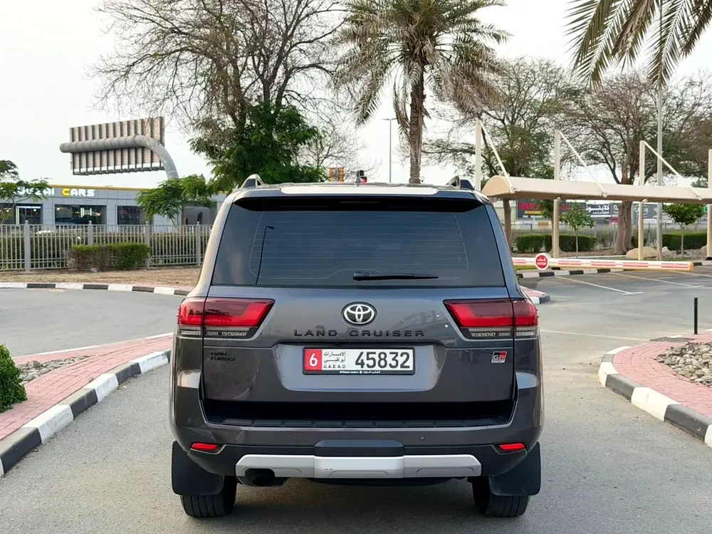 2023 Toyota Land Cruiser GR Sport - GCC Specs - Image 13