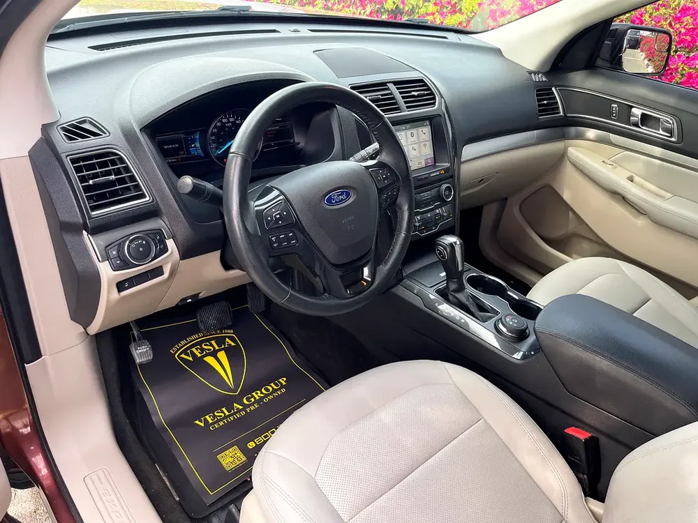 UNLIMITED MILEAGE WARRANTY / 4WD + NAVIGATION + CAMERA + CRUISE CONTROL / IN HOUSE FINANCE - Image 11