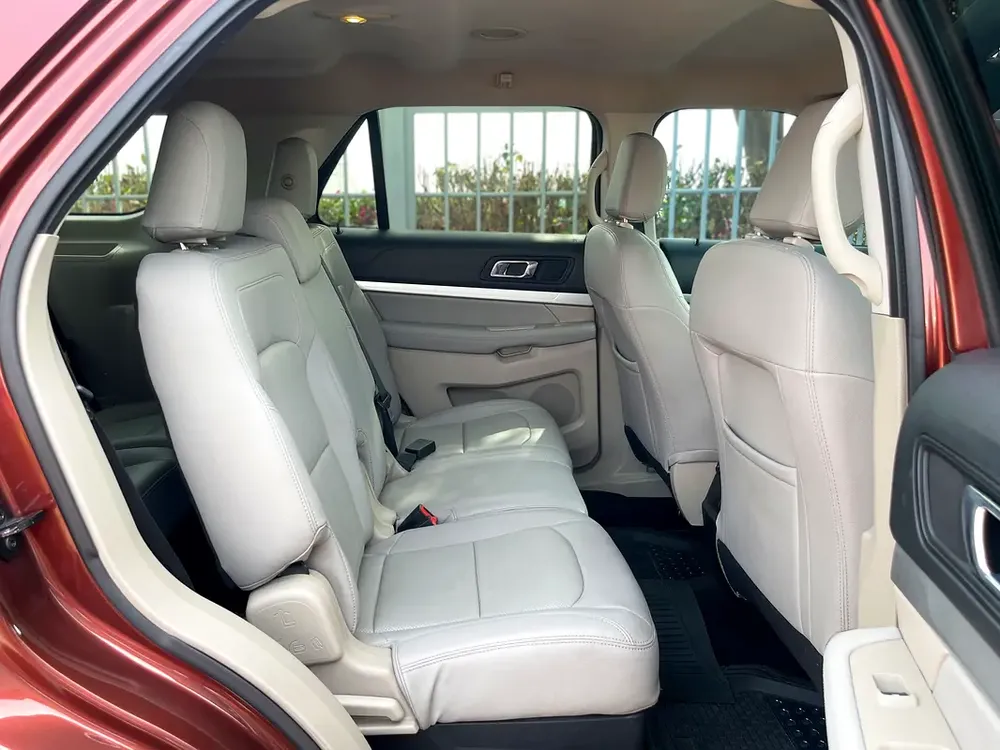 UNLIMITED MILEAGE WARRANTY / 4WD + NAVIGATION + CAMERA + CRUISE CONTROL / IN HOUSE FINANCE - Image 17