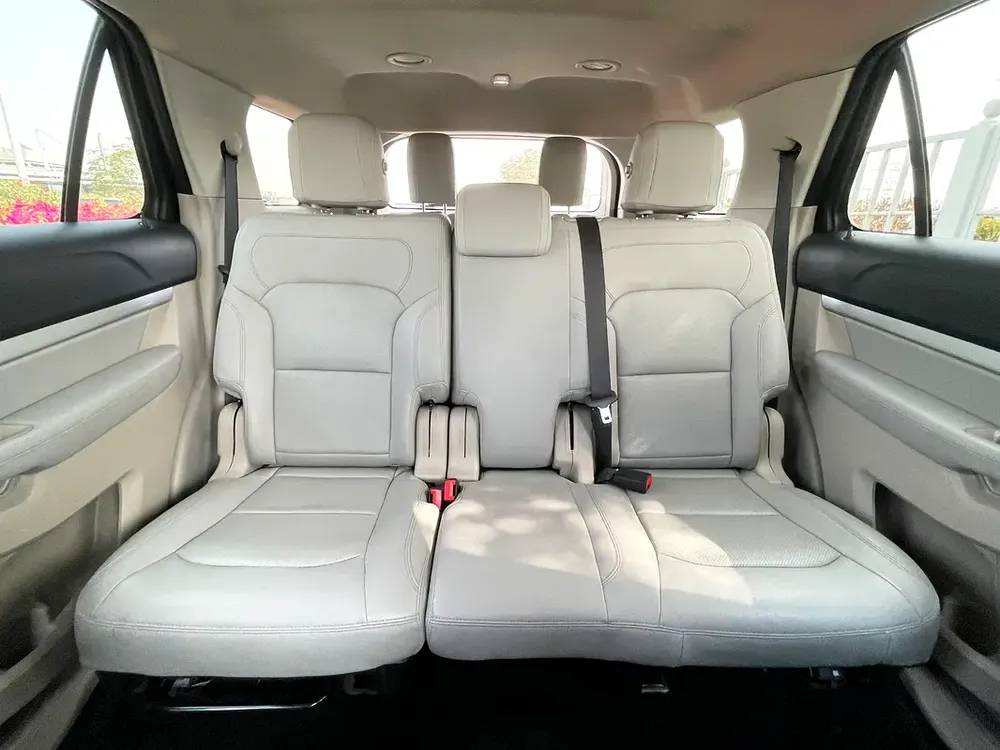 UNLIMITED MILEAGE WARRANTY / 4WD + NAVIGATION + CAMERA + CRUISE CONTROL / IN HOUSE FINANCE - Image 18