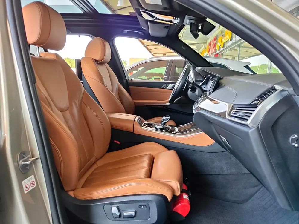 AED 1,680 P.M | 2019 BMW X5 xDrive40i M Sport | Under Warranty and BMW Service Contract | GCC | - Image 14