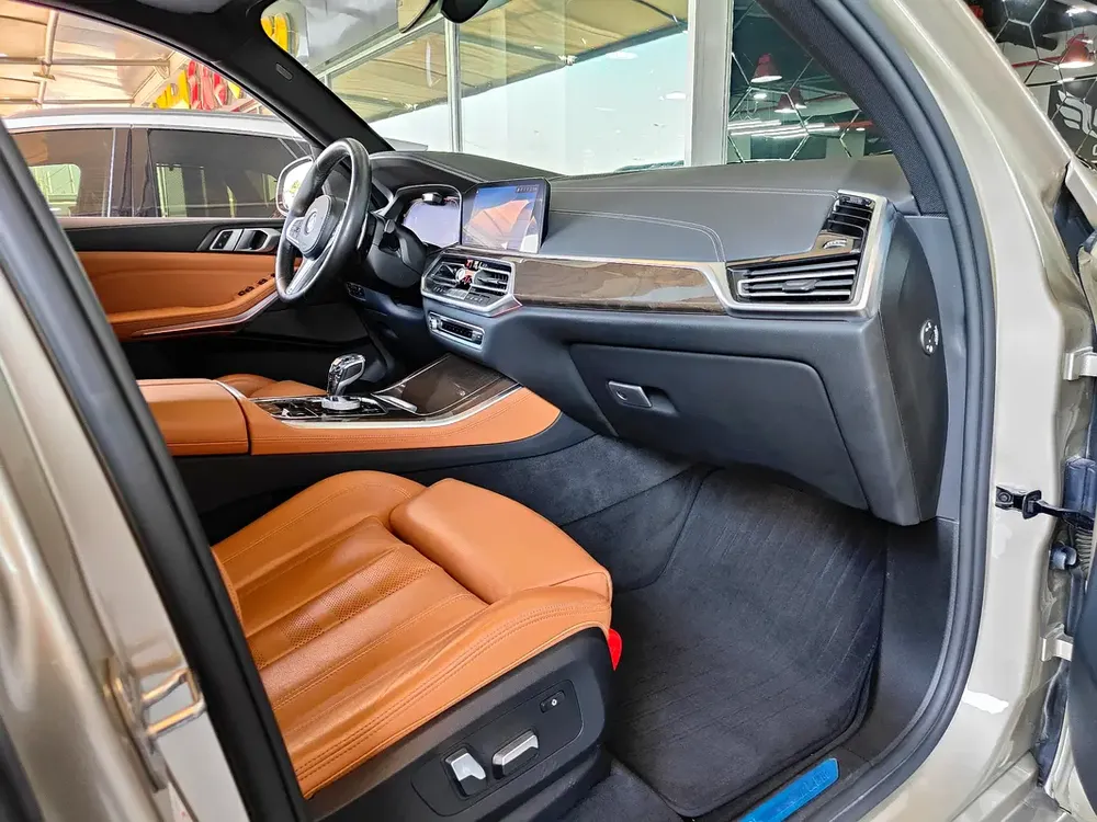 AED 1,680 P.M | 2019 BMW X5 xDrive40i M Sport | Under Warranty and BMW Service Contract | GCC | - Image 15