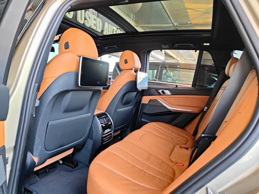 AED 1,680 P.M | 2019 BMW X5 xDrive40i M Sport | Under Warranty and BMW Service Contract | GCC | - Image 16