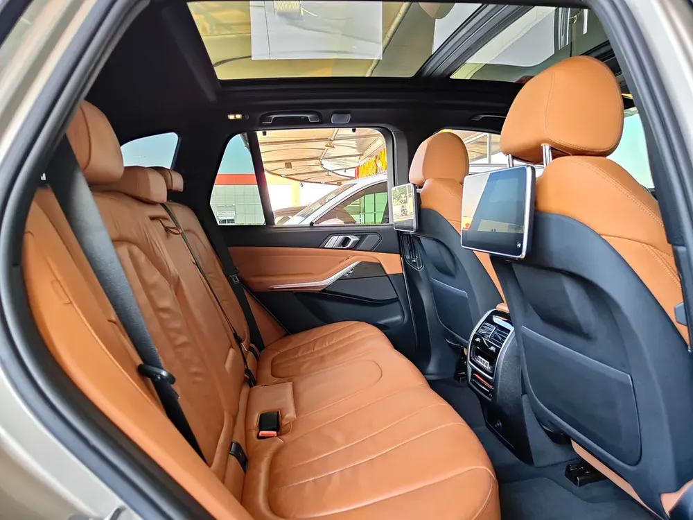AED 1,680 P.M | 2019 BMW X5 xDrive40i M Sport | Under Warranty and BMW Service Contract | GCC | - Image 19