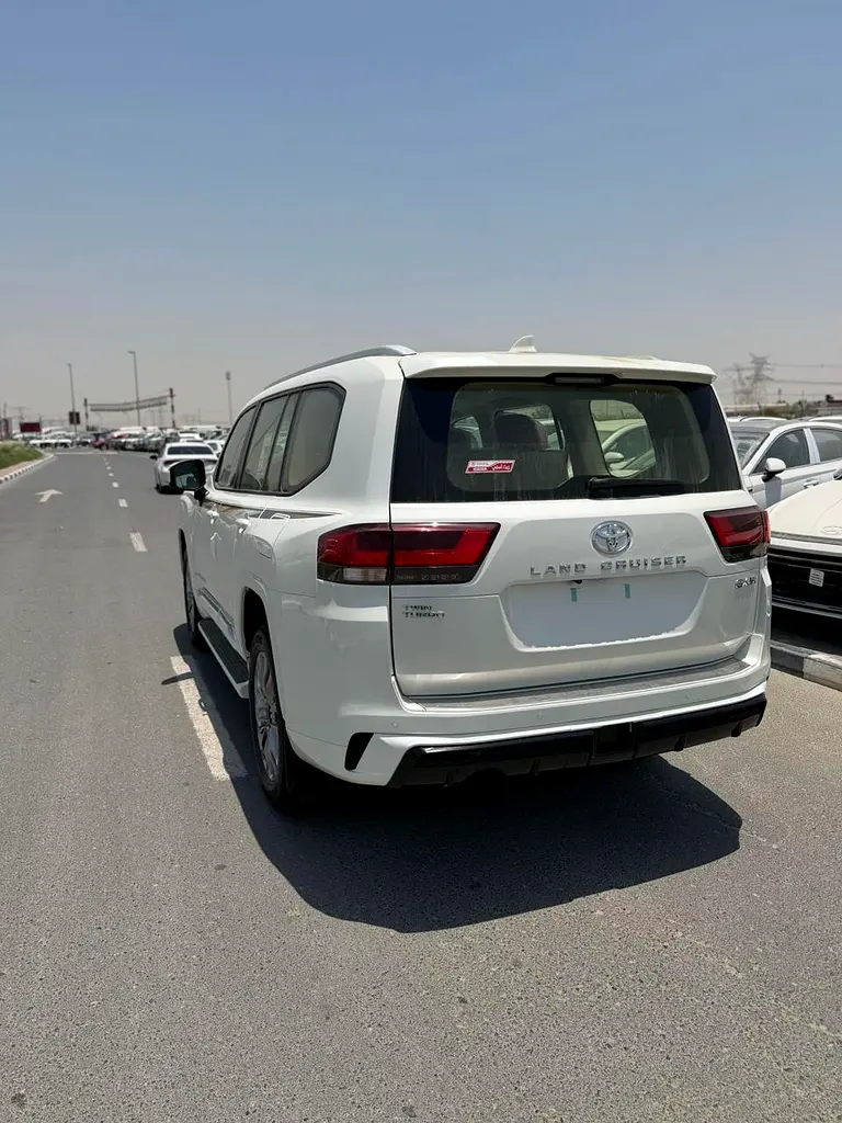 Toyota Land Cruiser 2026 GXR GCC Specs - Image 6