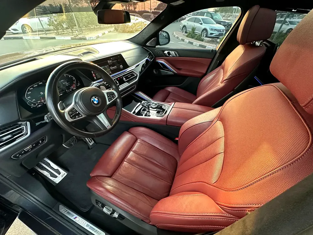 BMW X6 M50i V8 2022 GCC UNDER WARRANTY WITH CONTRACT SERVICE FULL SERVICE HISTORY - Image 11