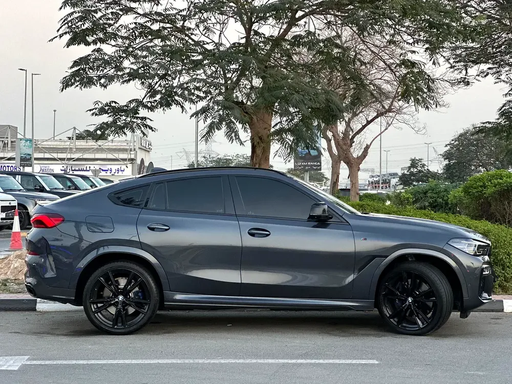 BMW X6 M50i V8 2022 GCC UNDER WARRANTY WITH CONTRACT SERVICE FULL SERVICE HISTORY - Image 5