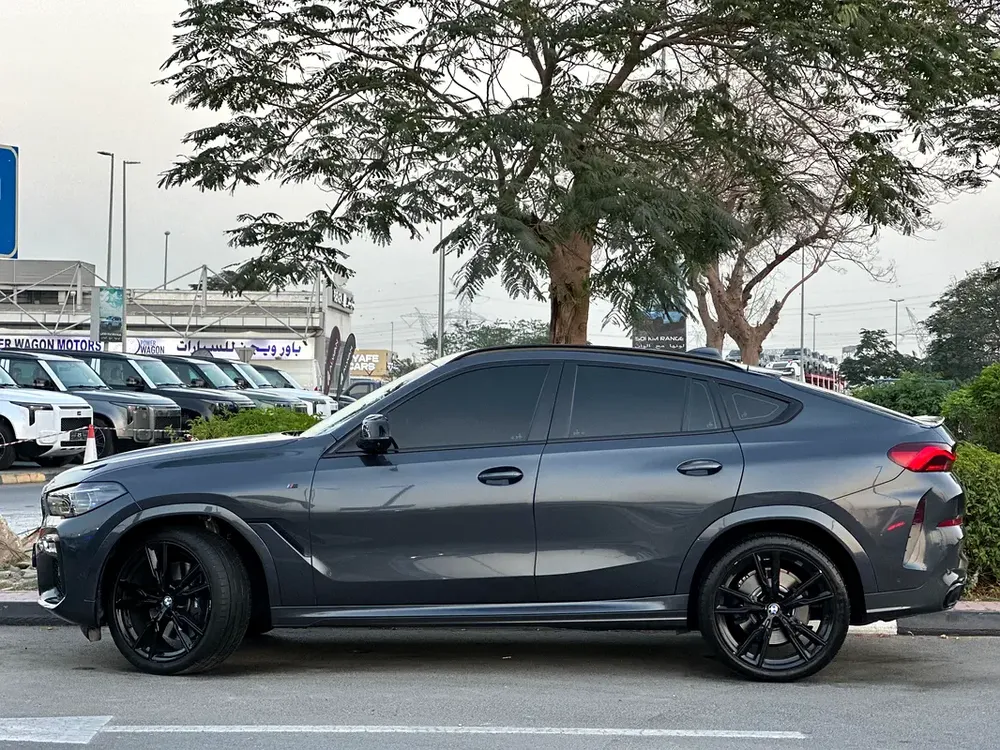 BMW X6 M50i V8 2022 GCC UNDER WARRANTY WITH CONTRACT SERVICE FULL SERVICE HISTORY - Image 6