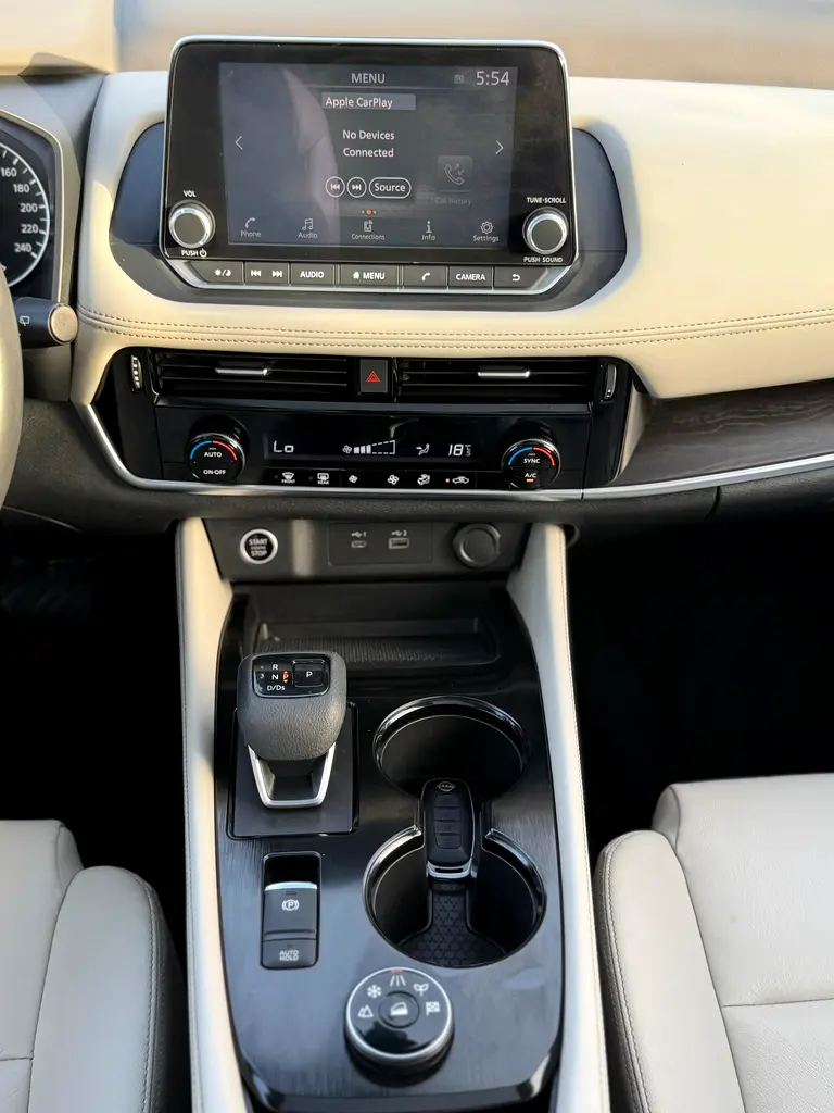 Nissan X-Trail SL 2023 GCC Specs Accident free First owner - Image 11
