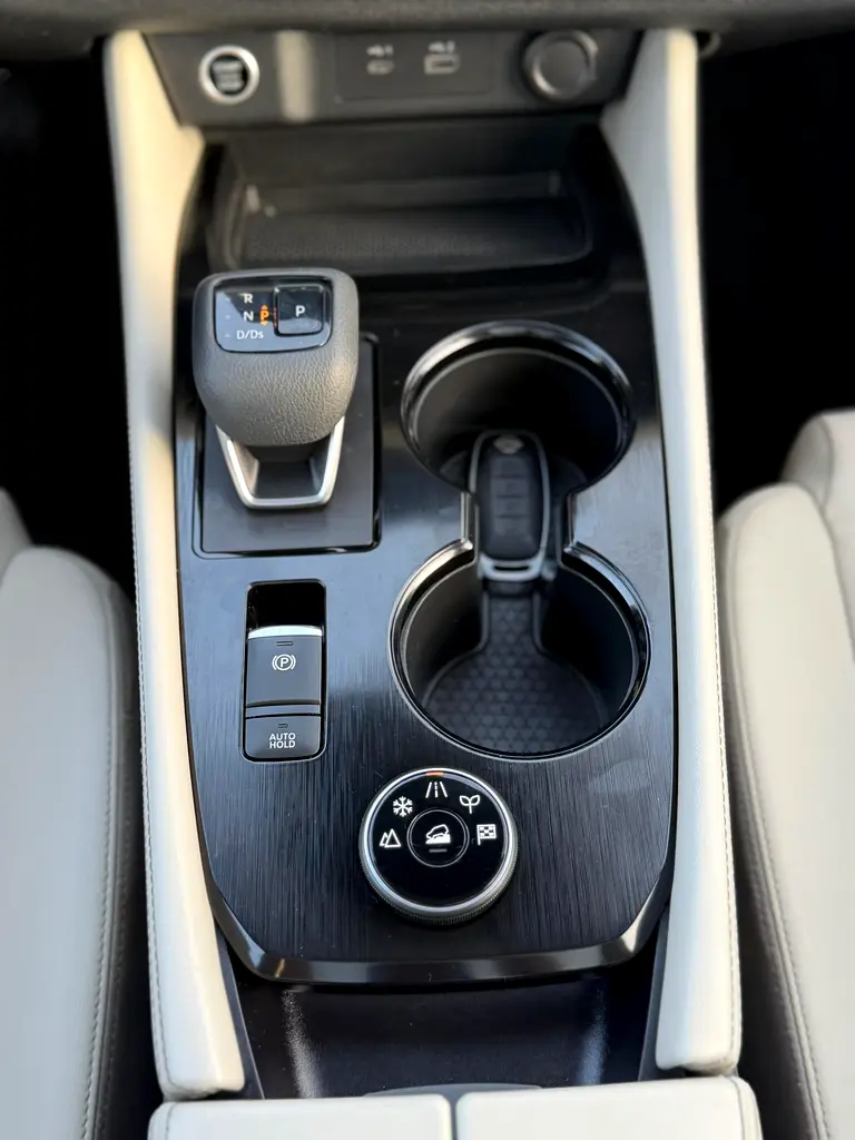 Nissan X-Trail SL 2023 GCC Specs Accident free First owner - Image 14